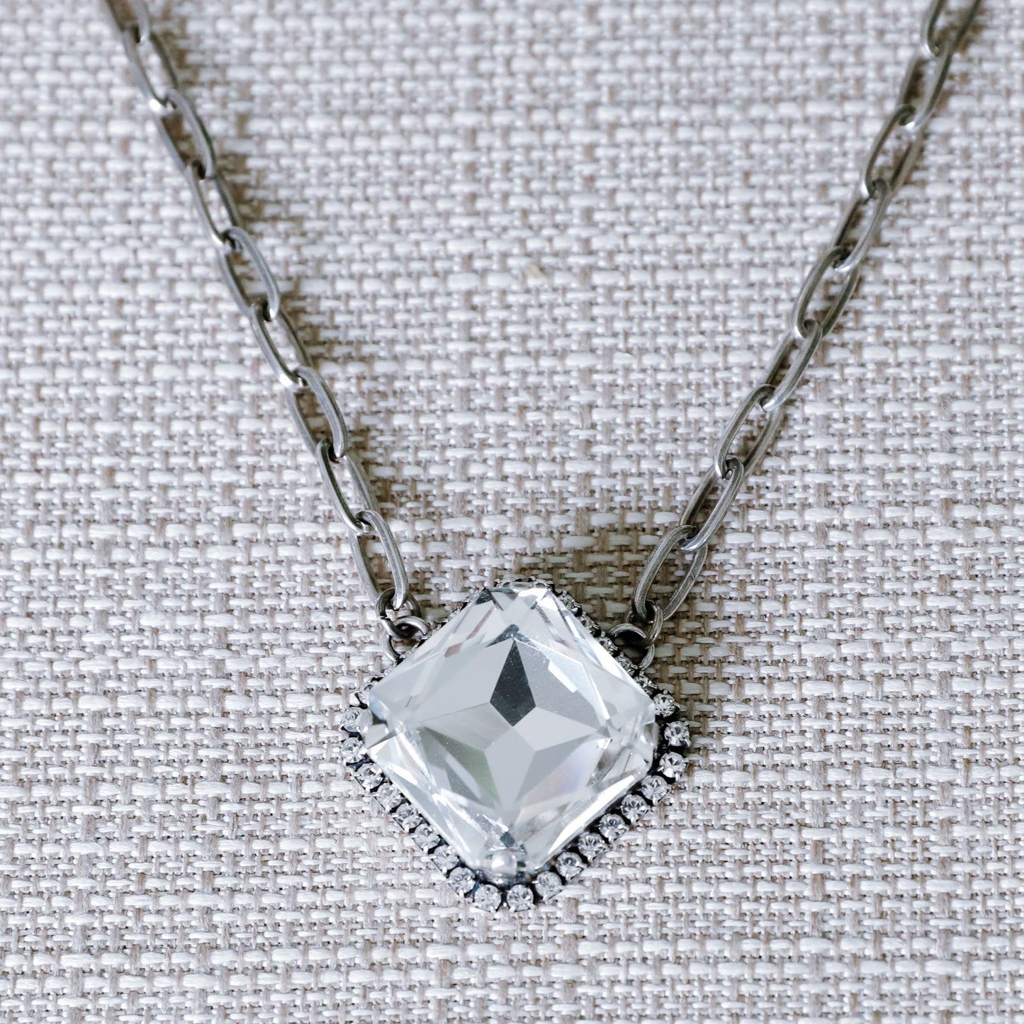 CALGARY NECKLACE