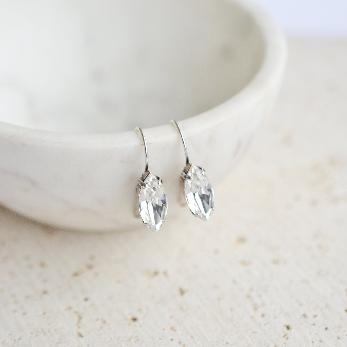 NILA EARRING