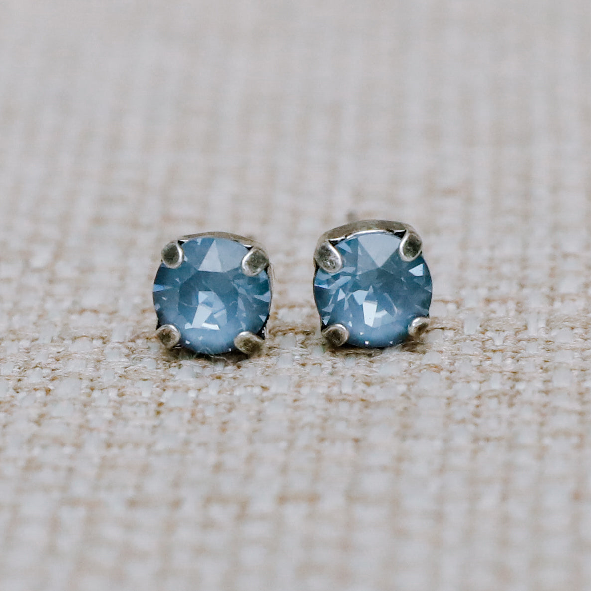 JANE POST EARRING