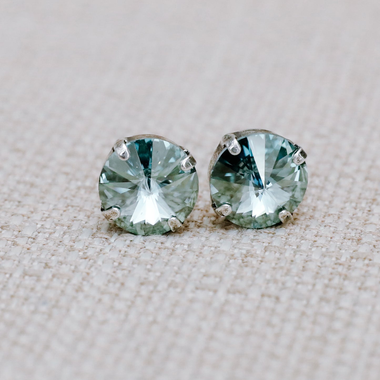 JANNA POST EARRING