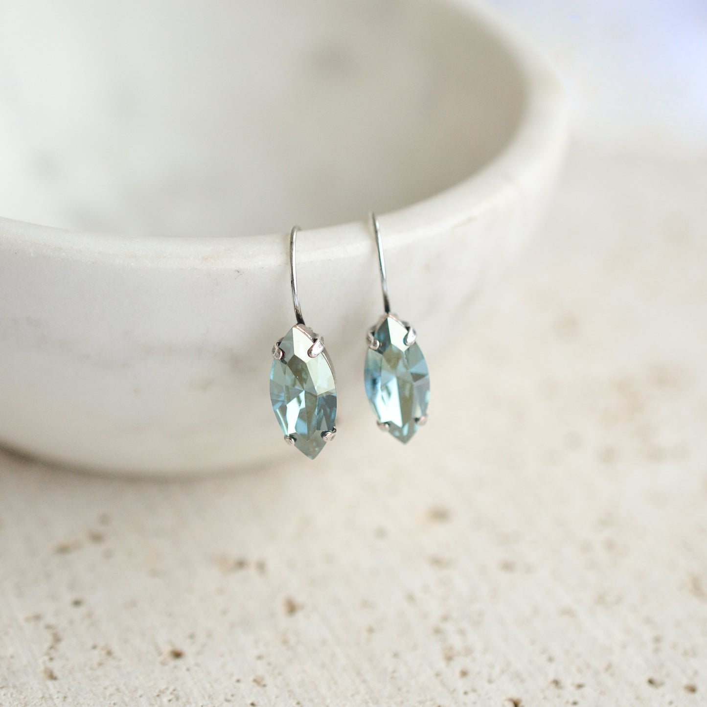 NILA EARRING