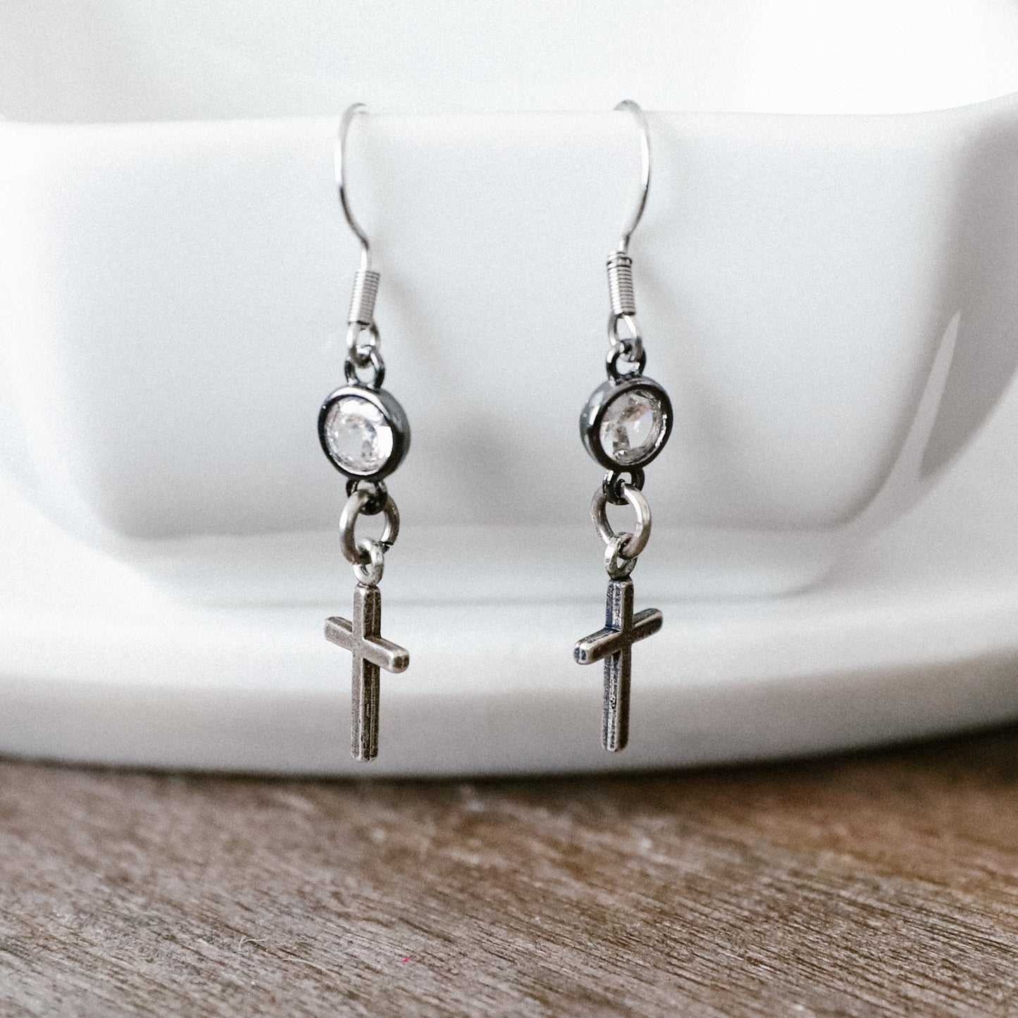PETITE CROSS EARRING