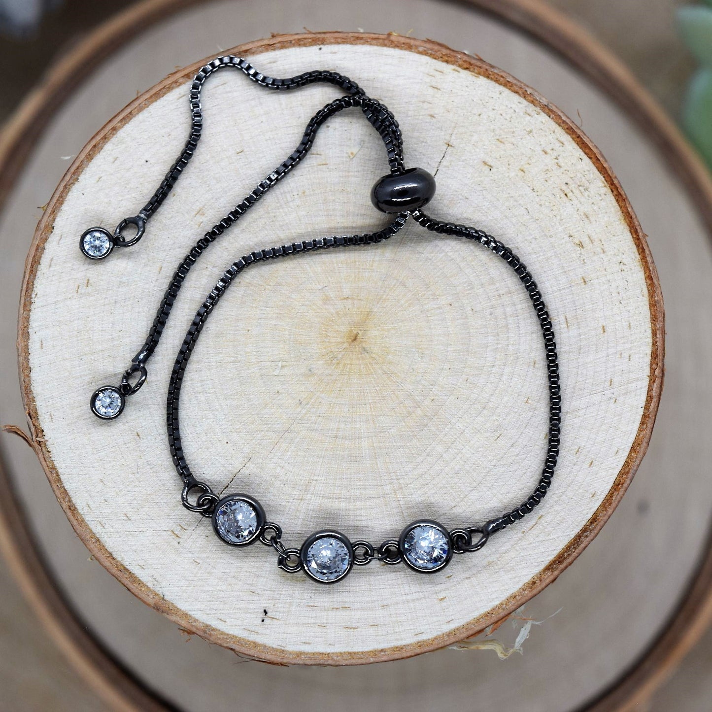 CARRIE ADJUSTABLE BRACELET