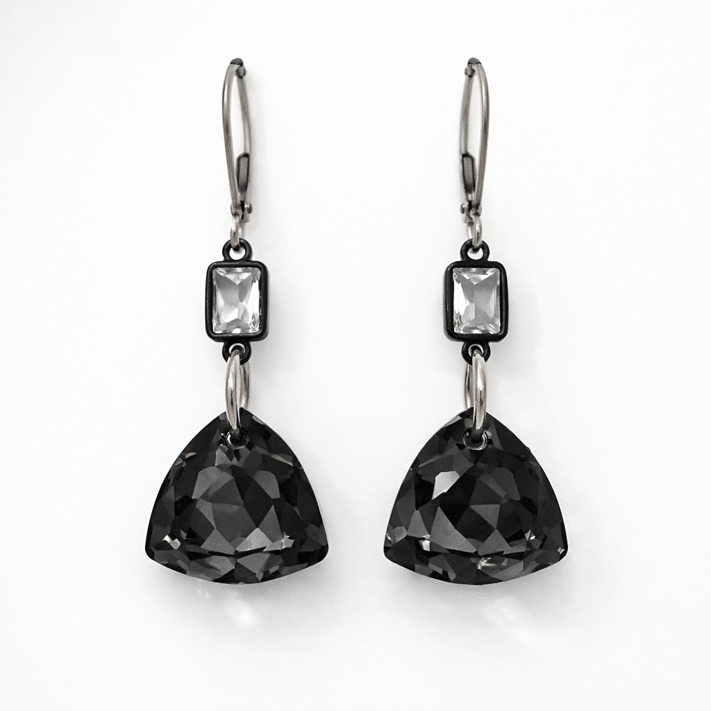 TRIANGULARITY EARRING