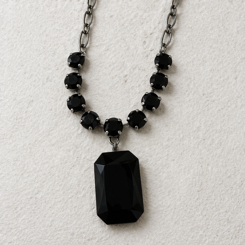 REPOSE DROP NECKLACE