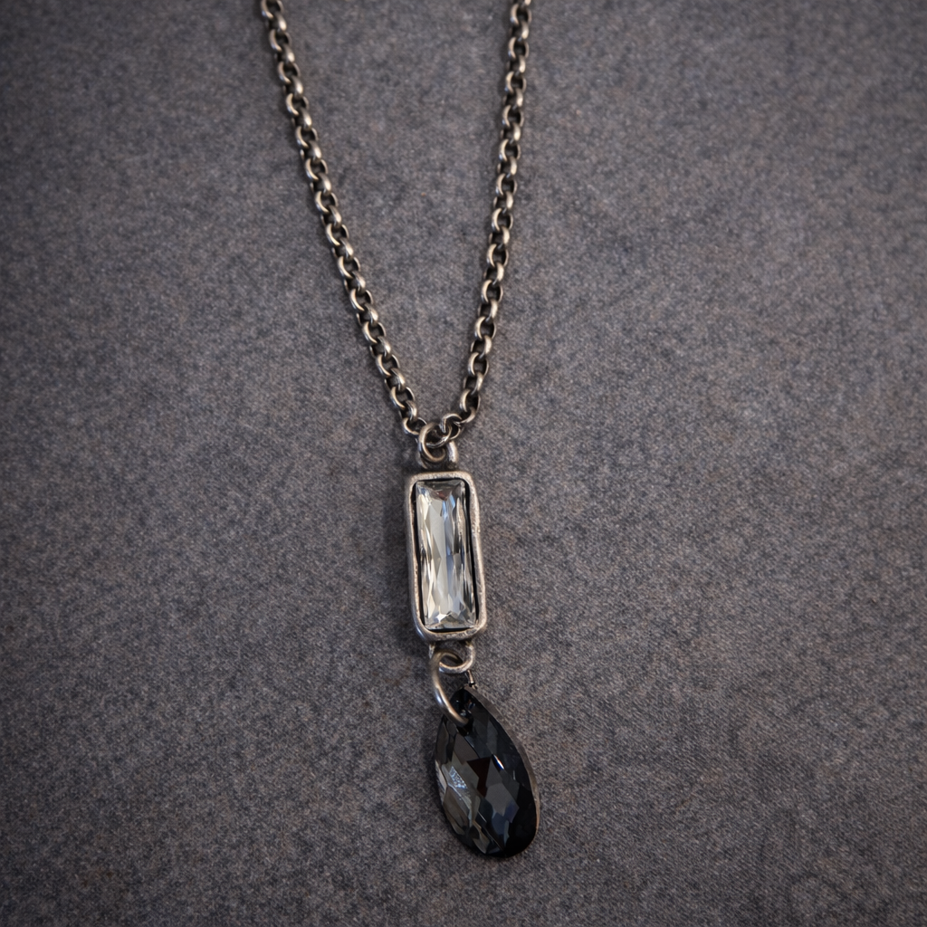 CASE NECKLACE