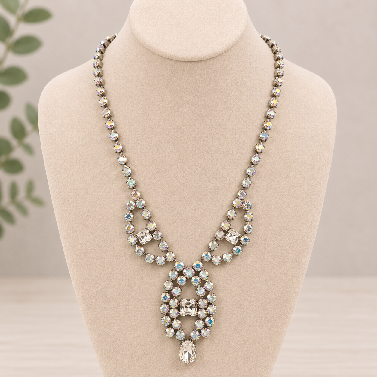 COUNTESS NECKLACE