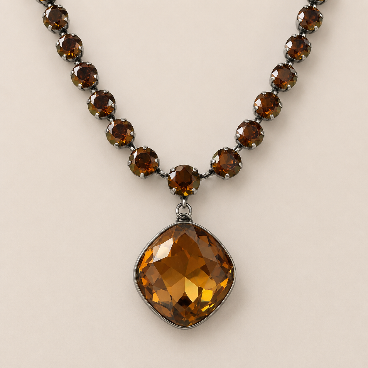 REBEL NECKLACE