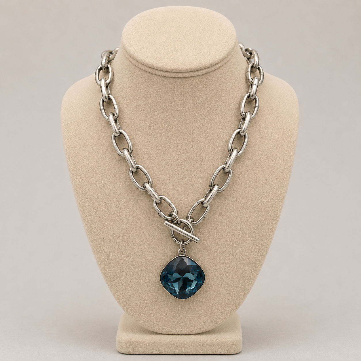 CAPTIVE NECKLACE