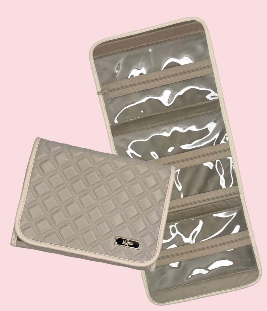 Makeup Junkie Gem Keeper