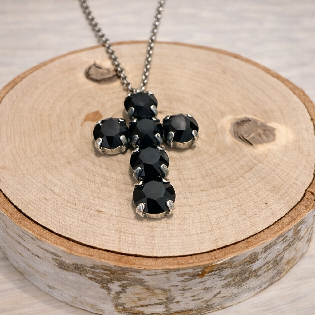 EVERYDAY CROSS NECKLACE