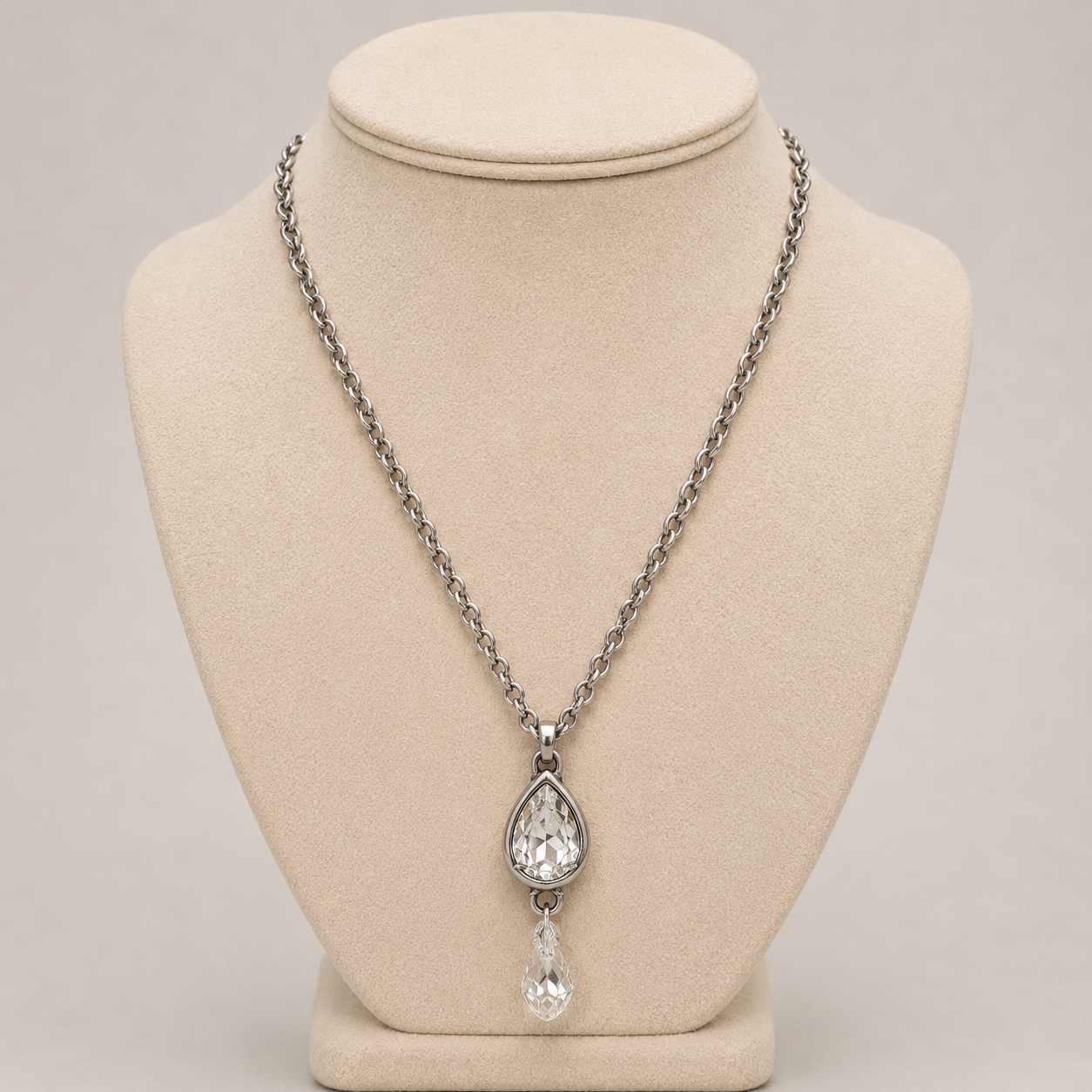 AZRA NECKLACE