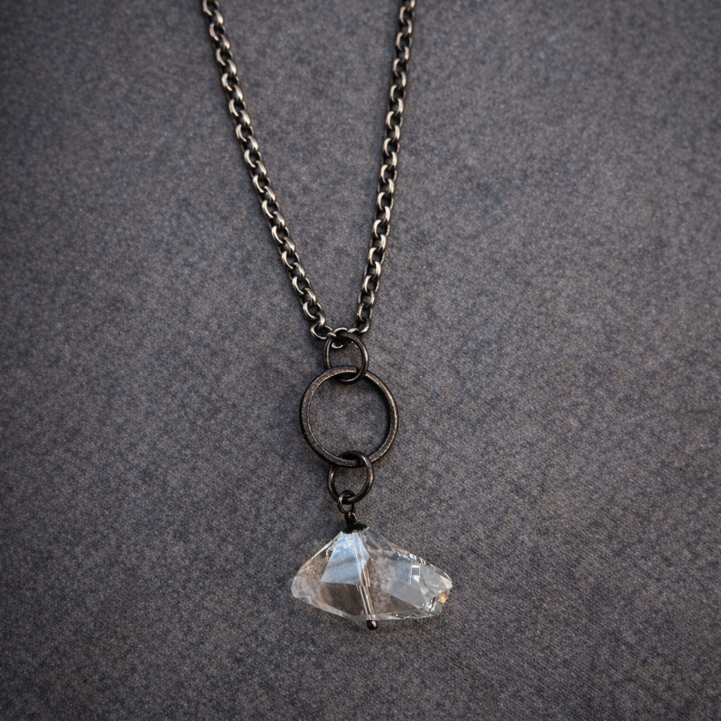 NEVI NECKLACE