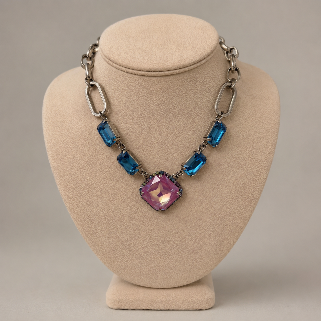MARGUERITE NECKLACE