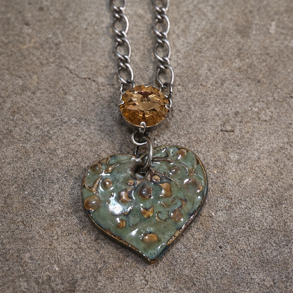 CASSANDRA HEART NECKLACE
