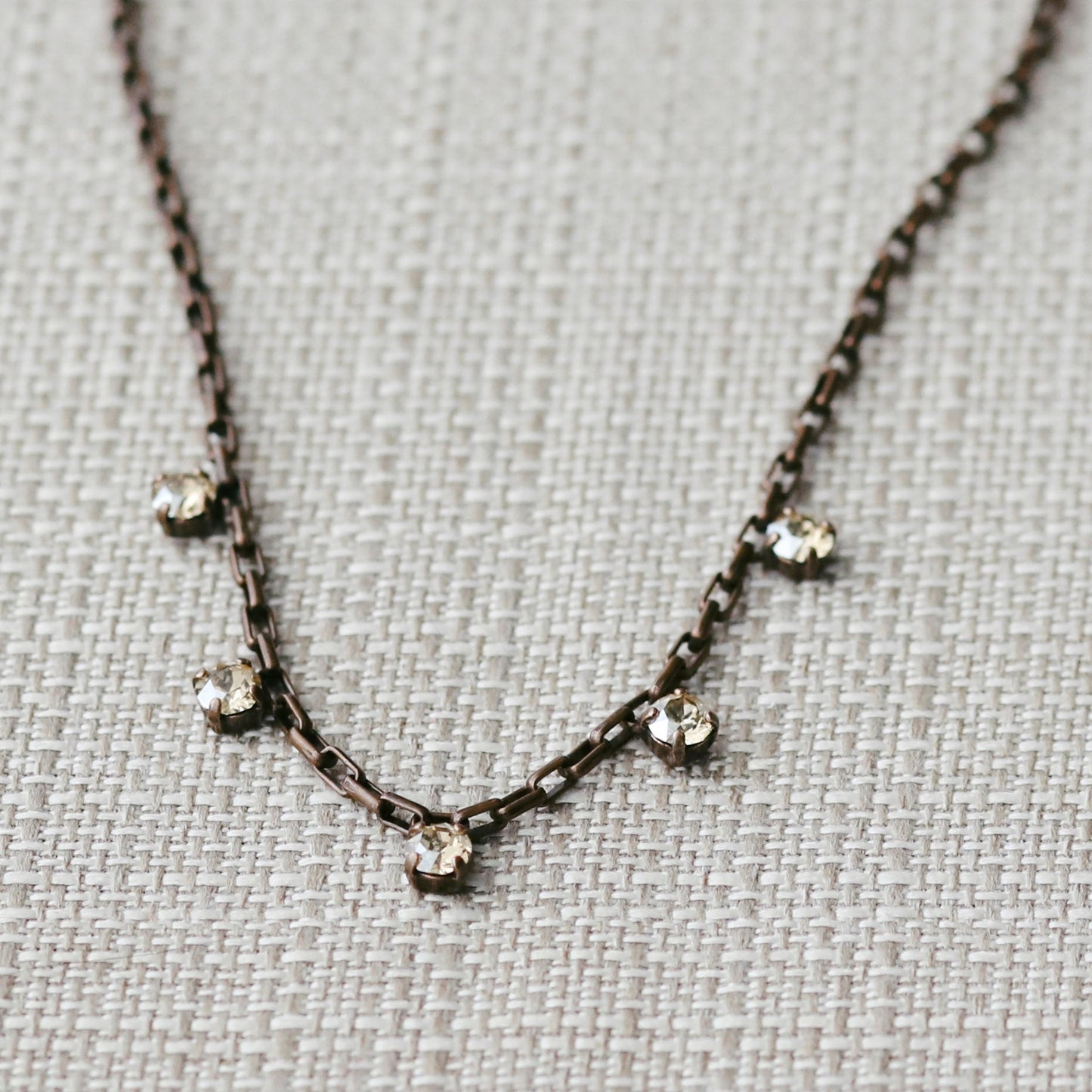 AVA MINI CRYSTAL ACCENT NECKLACE FALL 2023