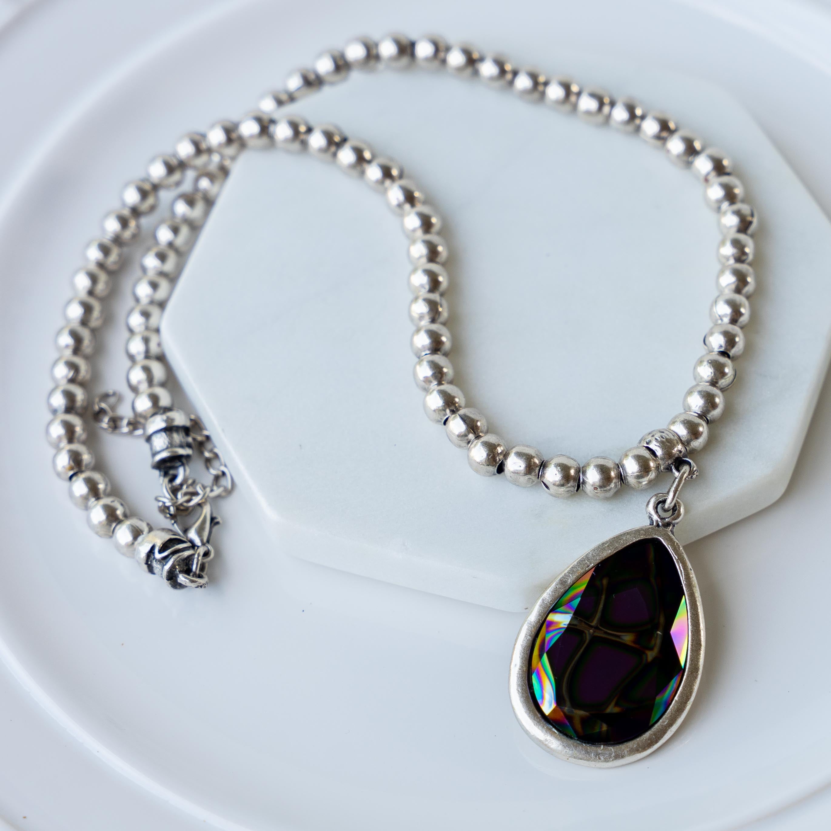 BAHAR BEADED PENDANT NECKLACE