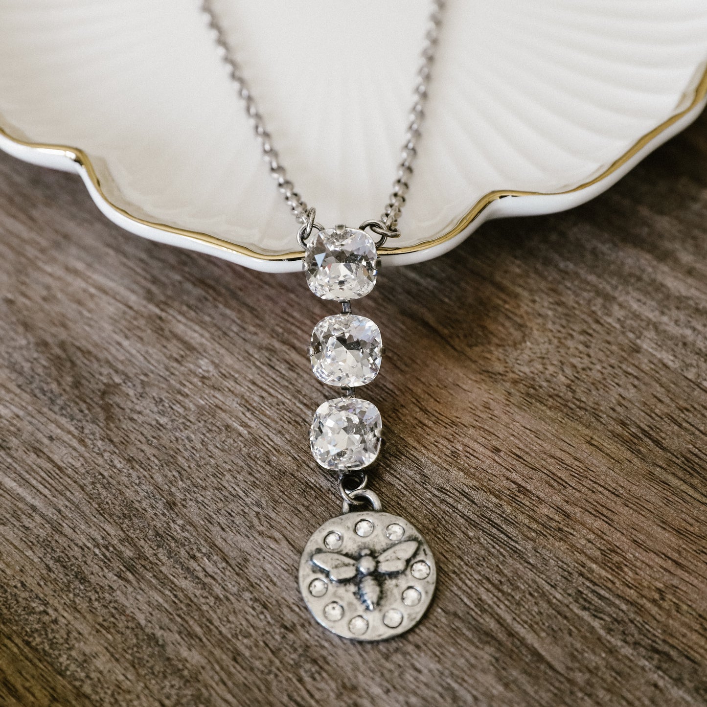 BEE SPARKLY LONG PENDENT NECKLACE