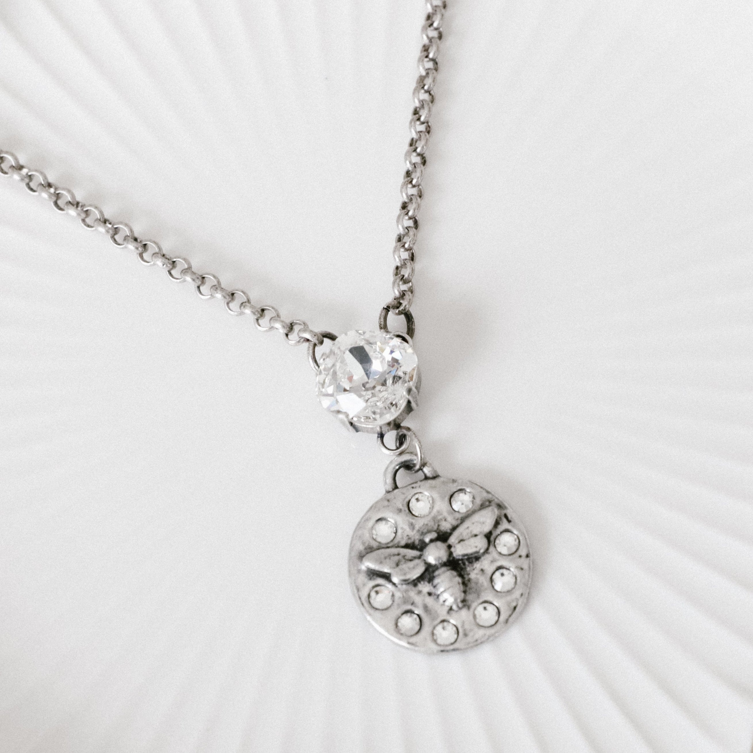 BEE SPARKLY PENDENT NECKLACE