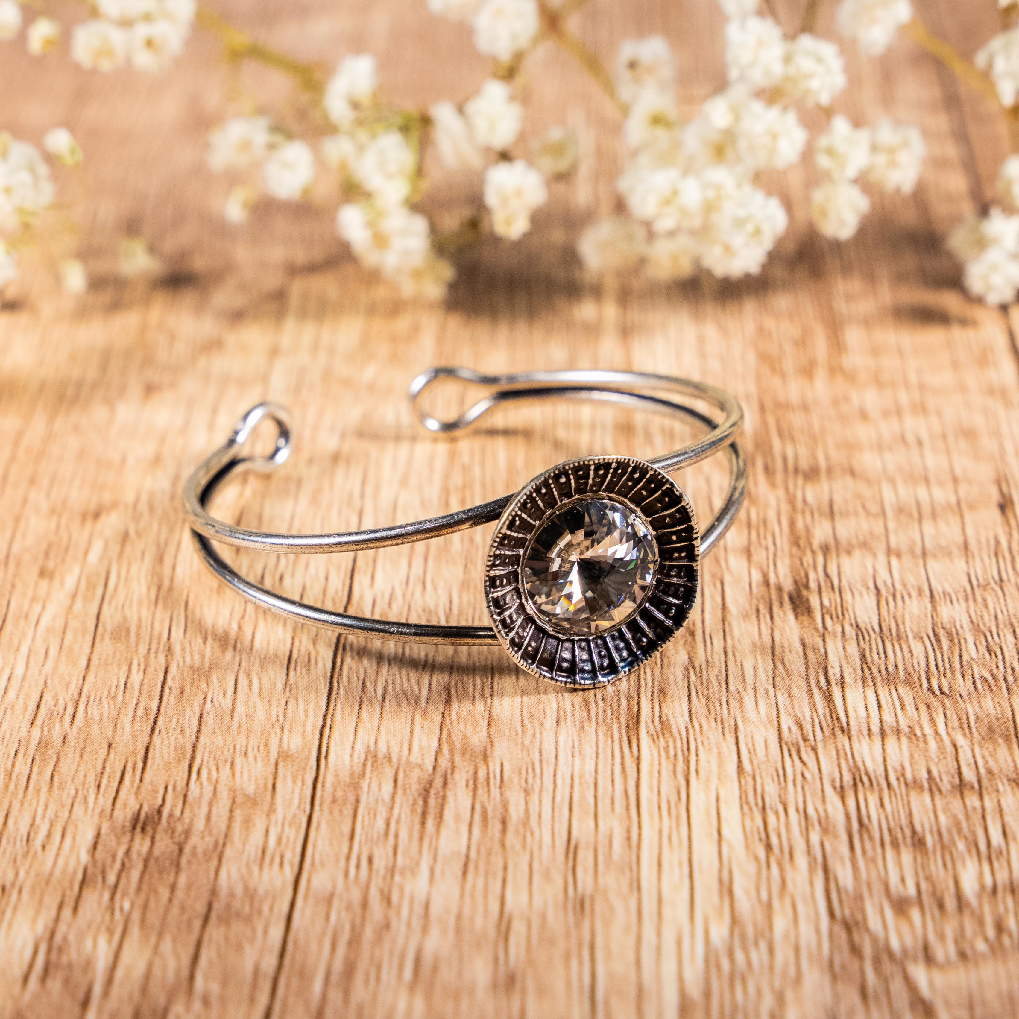 CHATEAU BANGLE BRACELET