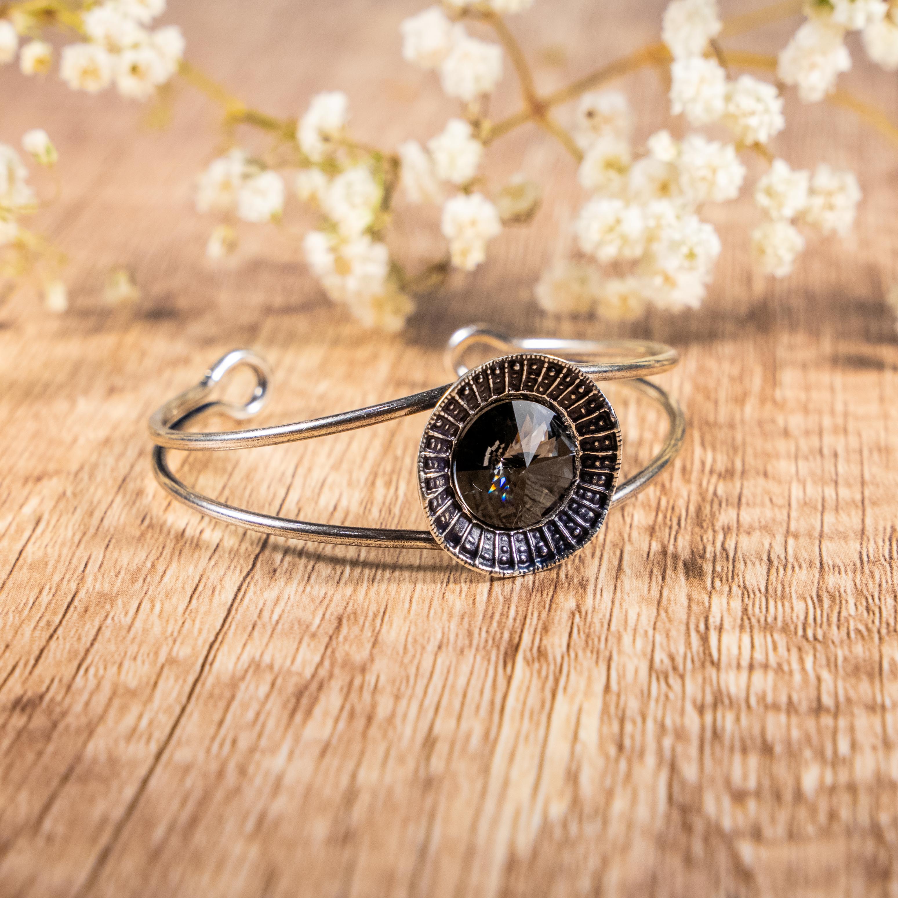 CHATEAU BANGLE BRACELET