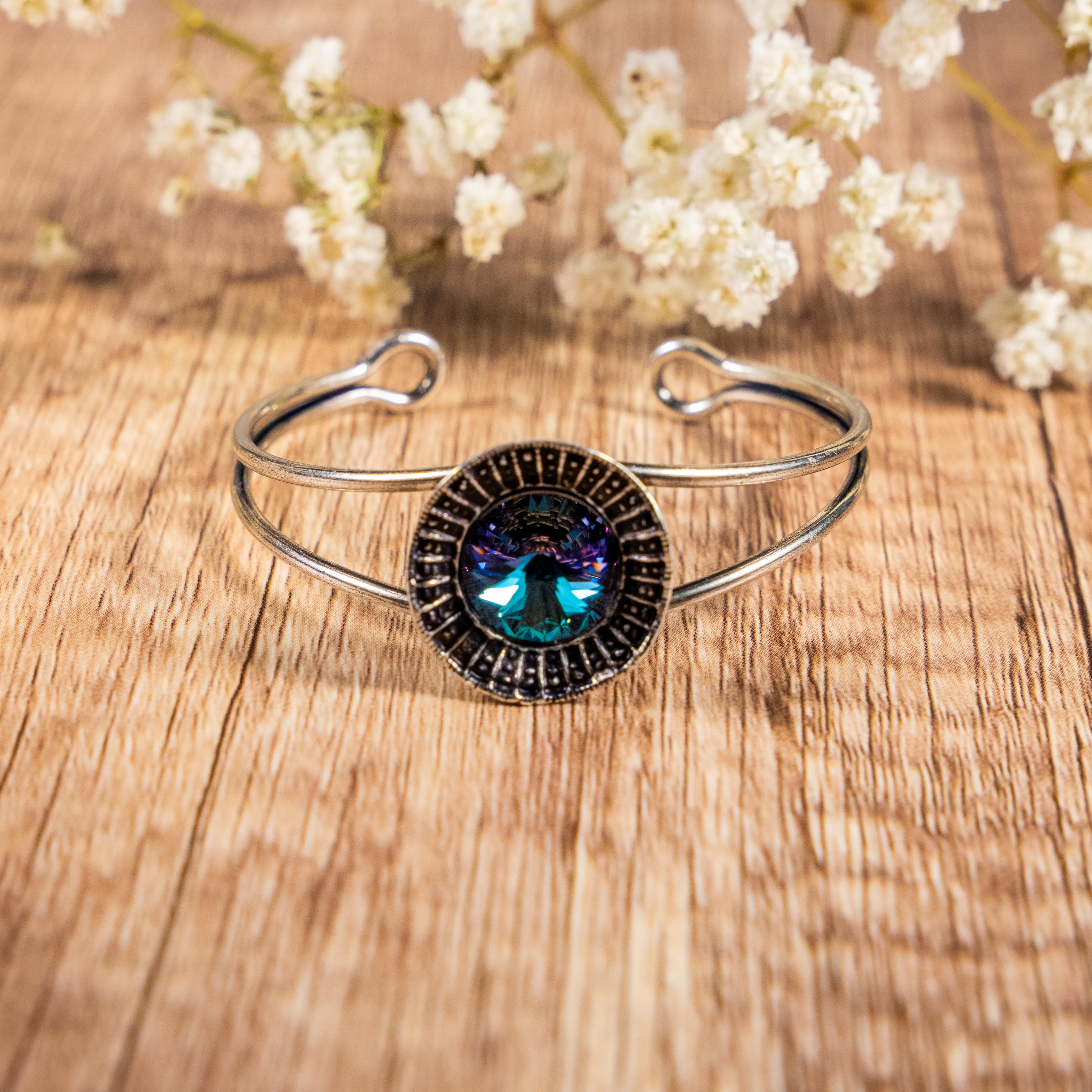 CHATEAU BANGLE BRACELET