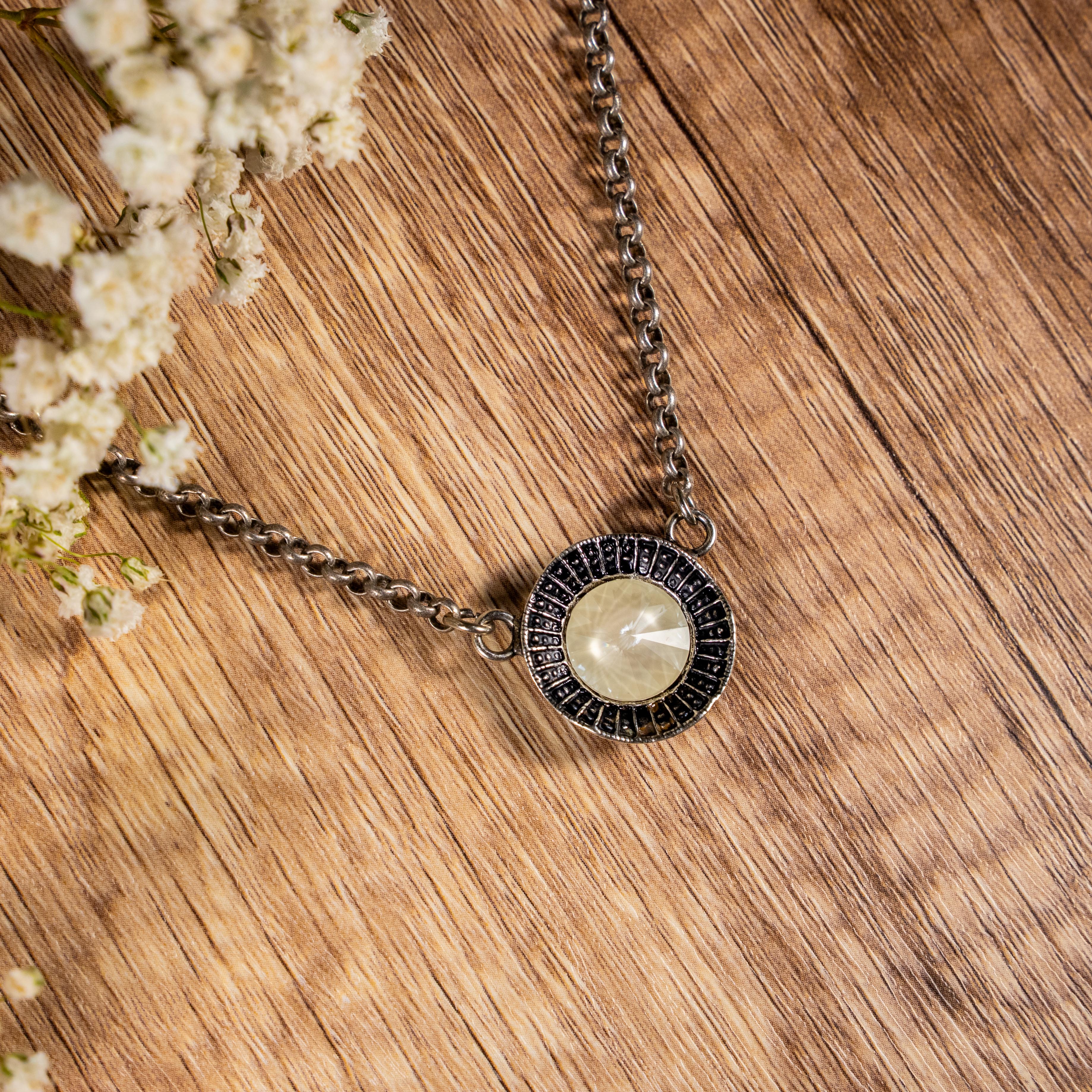 CHATEAU PENDANT NECKLACE