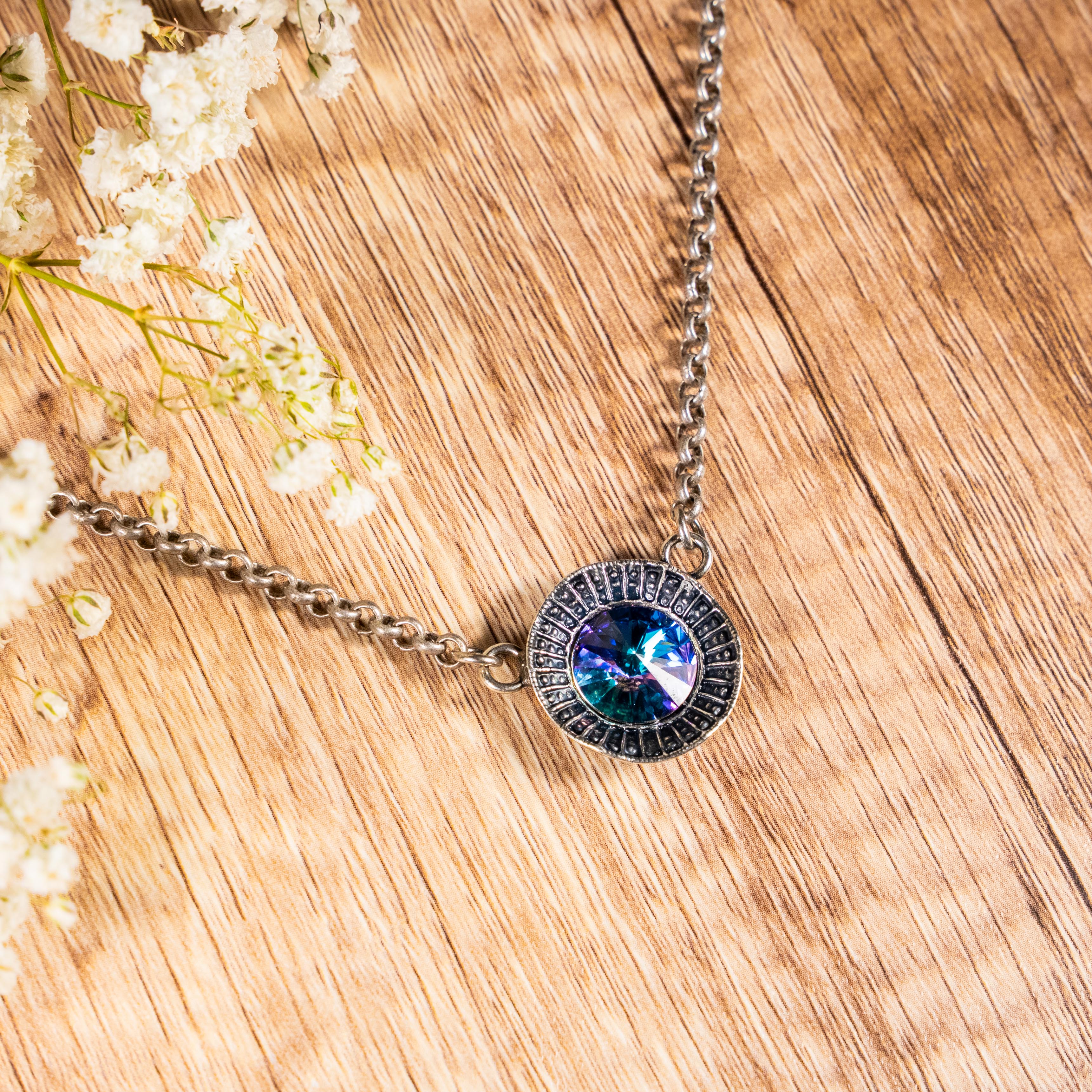 CHATEAU PENDANT NECKLACE