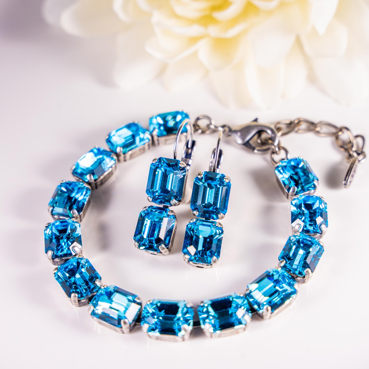 SAGE EARRING