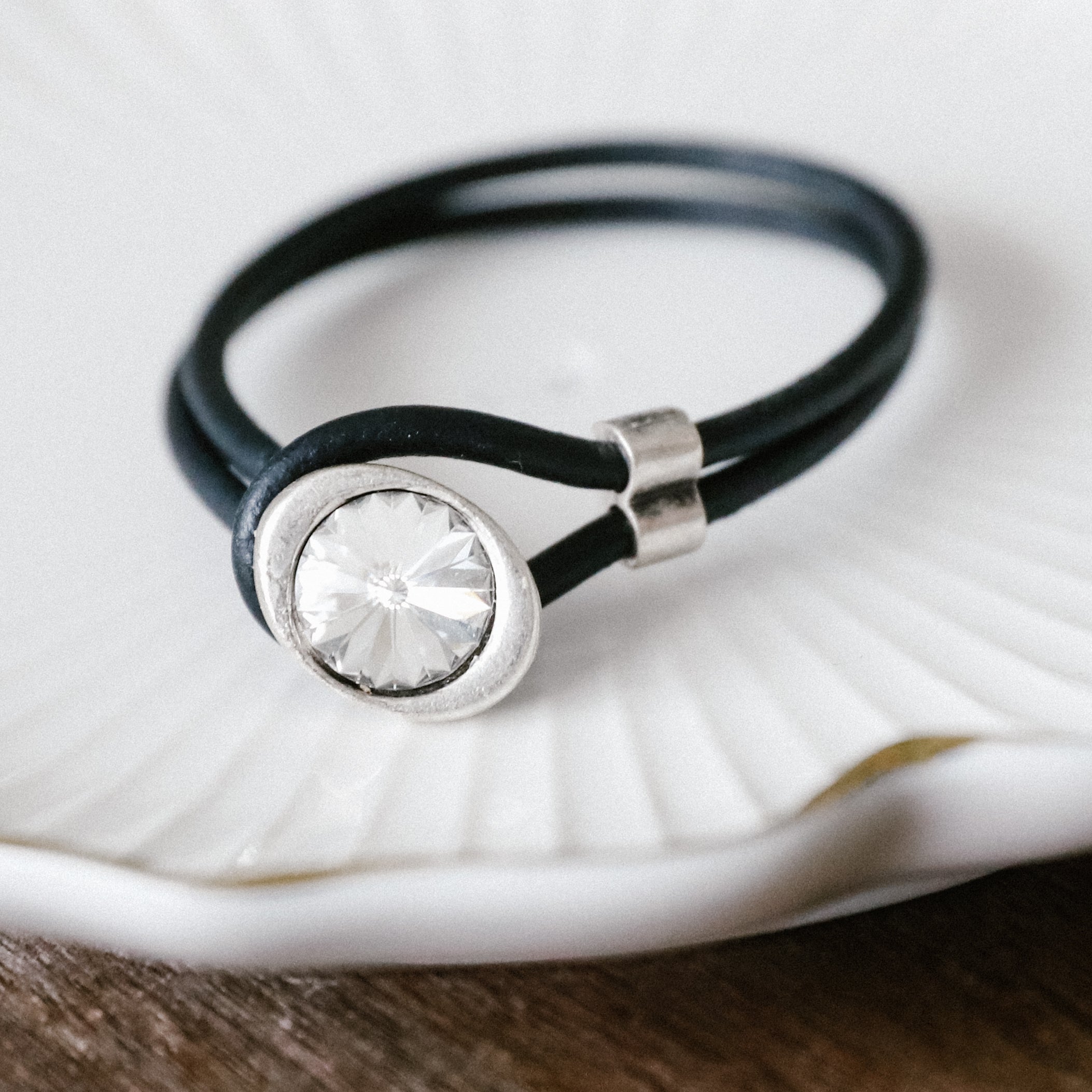 DANA LEATHER BRACELET