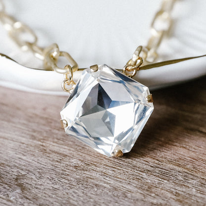 DELIA NECKLACE