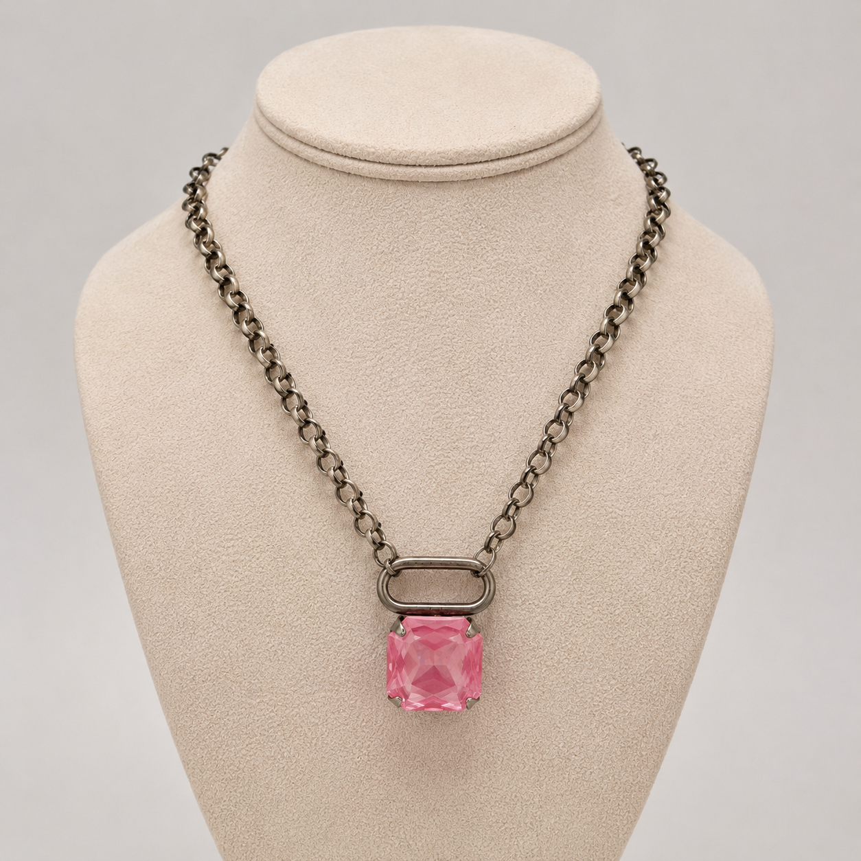 MAE FOCAL POINT CRYSTAL NECKLACE