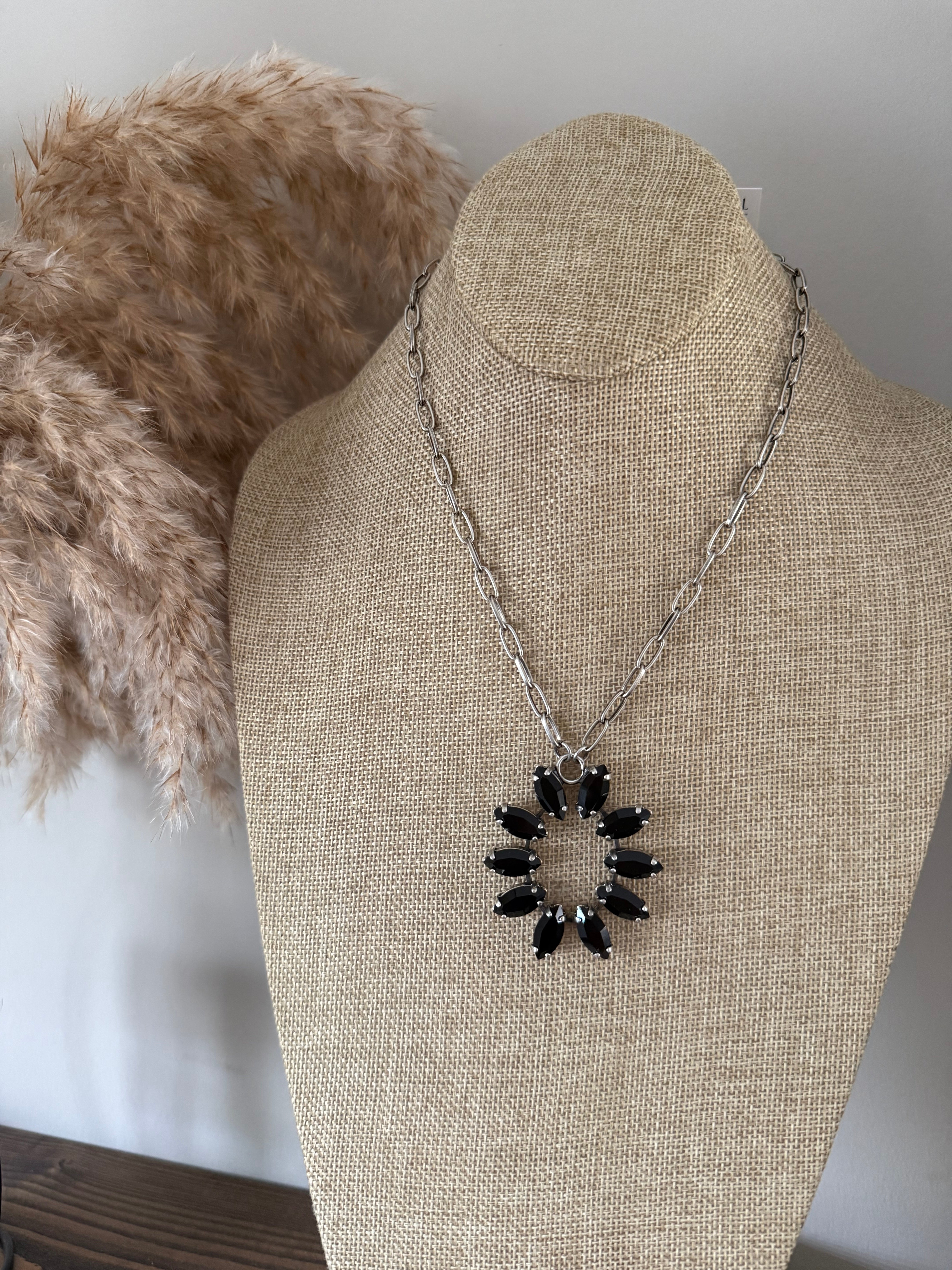 WILLEY NECKLACE