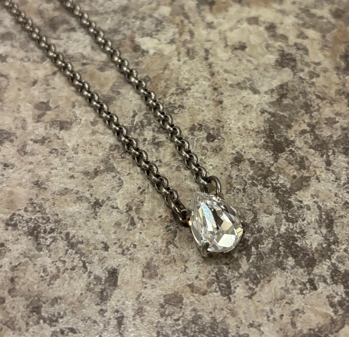 PAIGE PEARSHAPE NECKLACE