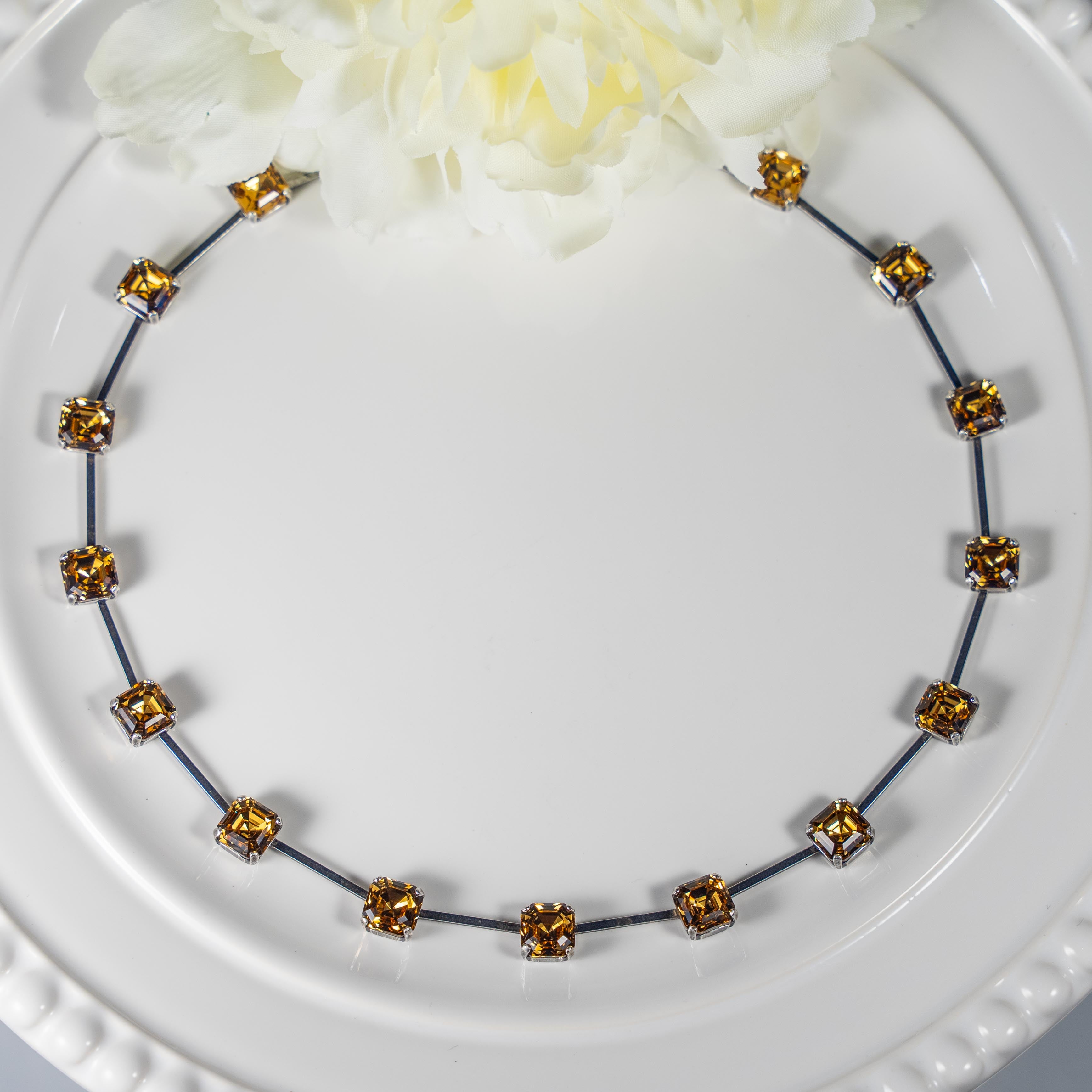 IMPROV SCATTERED CRYSTAL EDGY GLAM NECKLACE