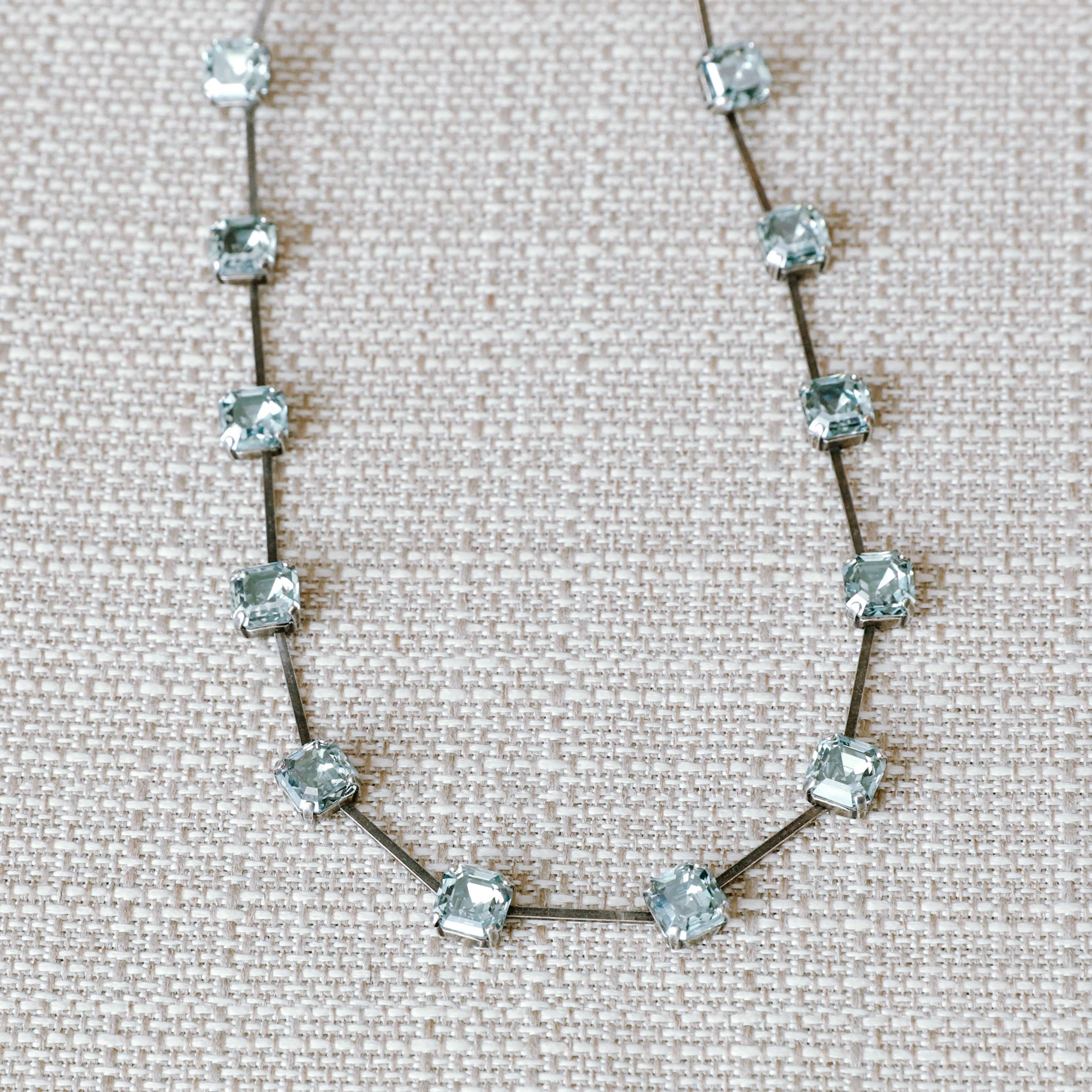 IMPROV SCATTERED CRYSTAL EDGY GLAM NECKLACE