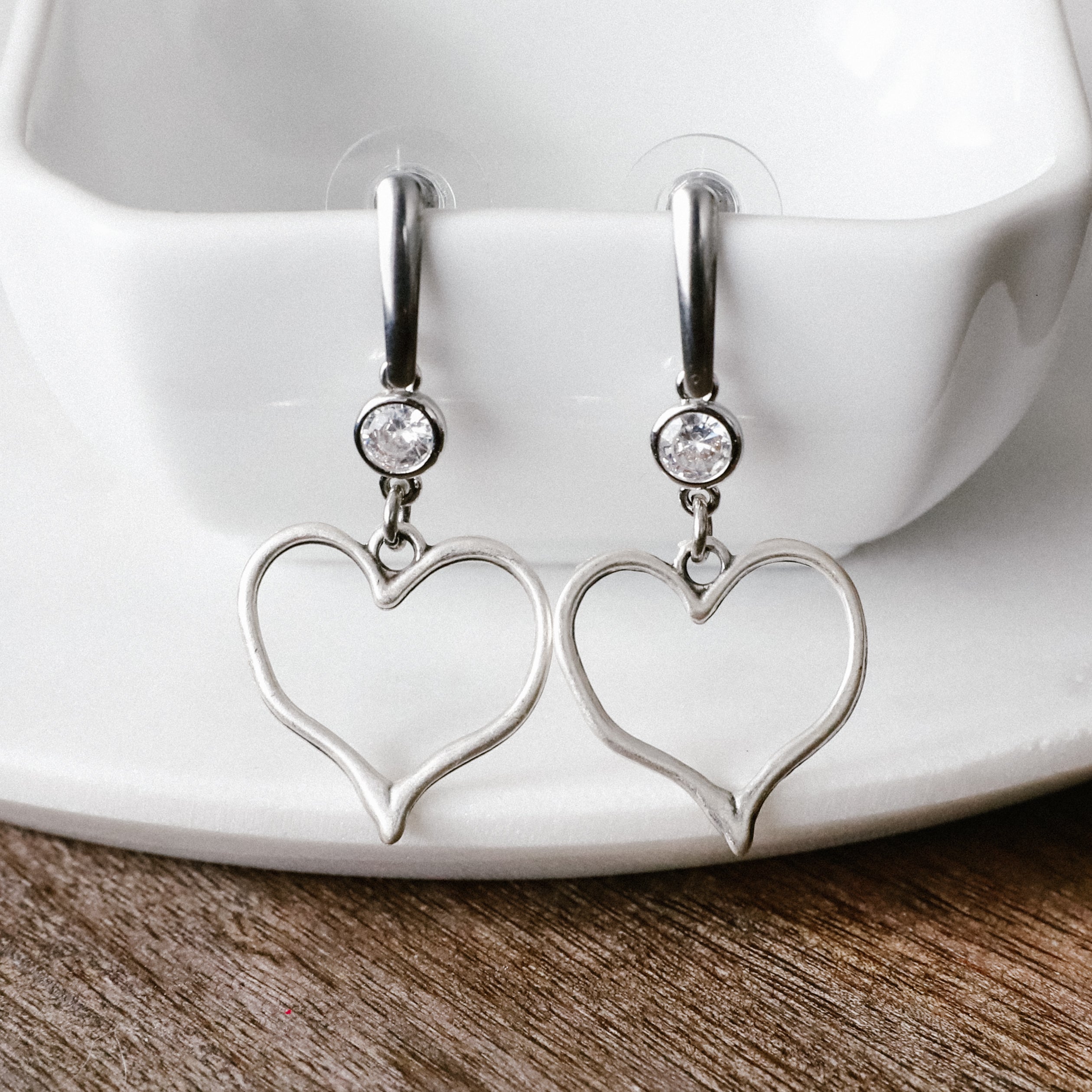 MARIETTA HEART EARRING