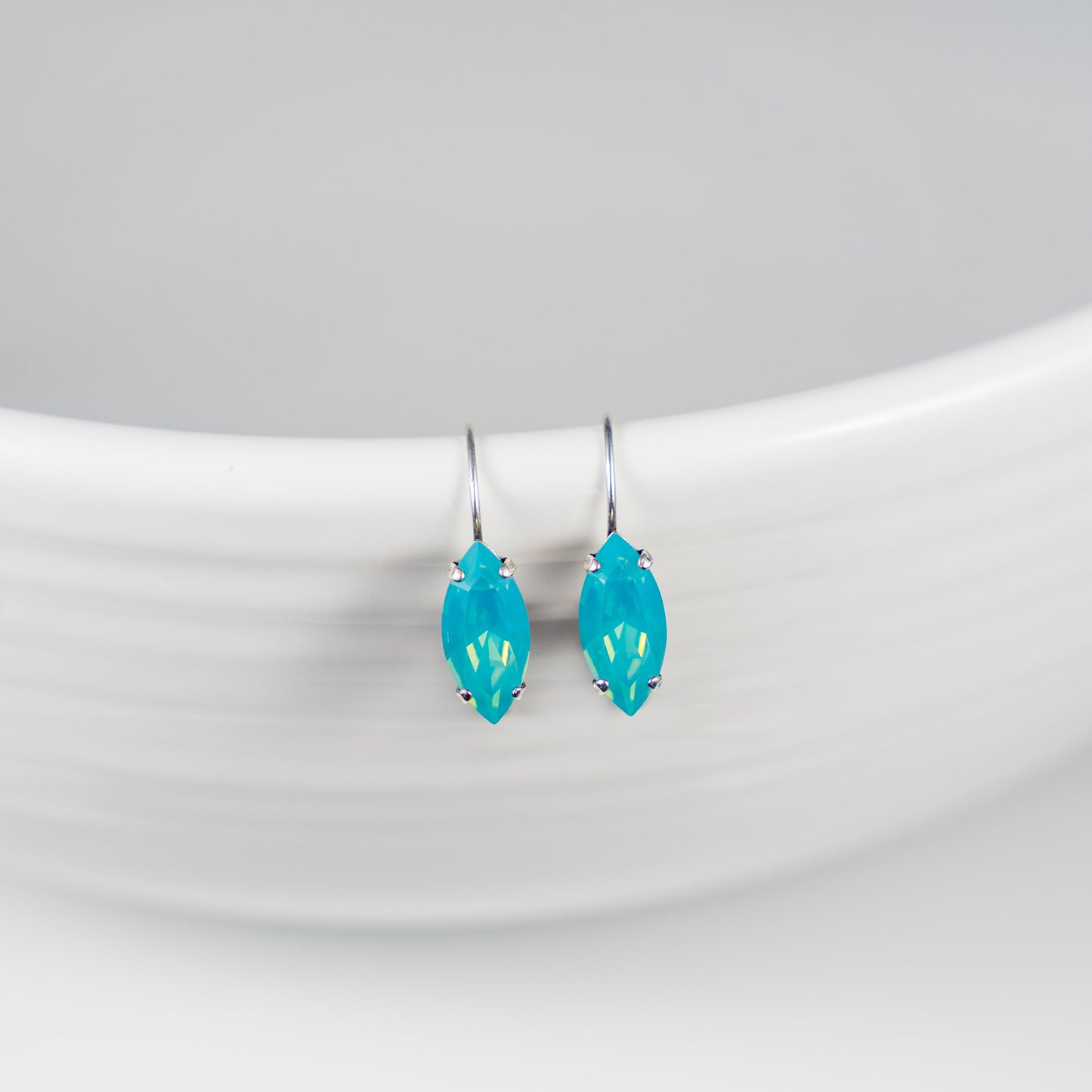 NILA EARRING