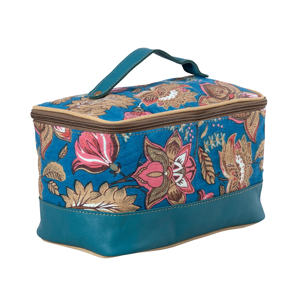 BETHLANDER  TRAIL MAKEUP KIT