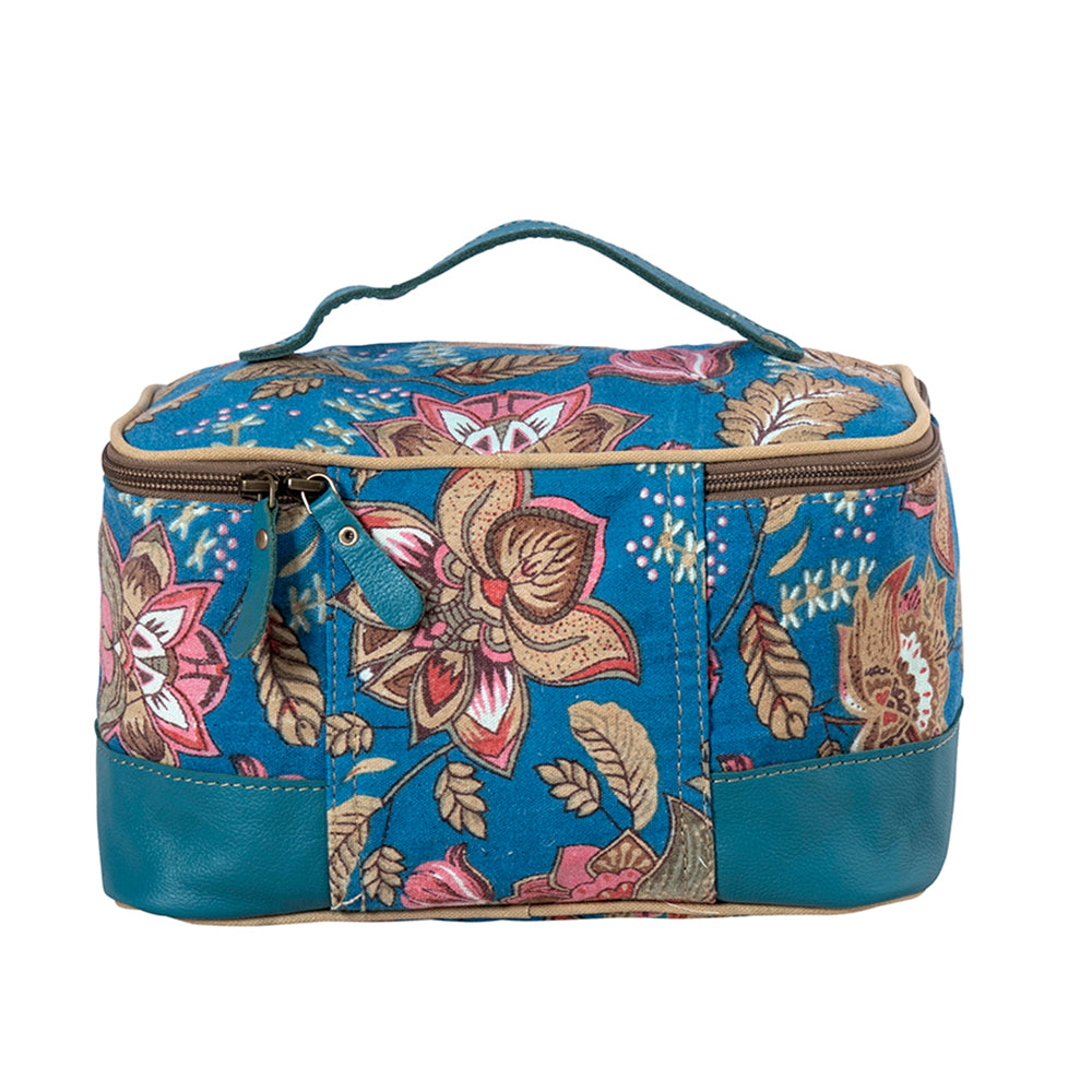 BETHLANDER  TRAIL MAKEUP KIT