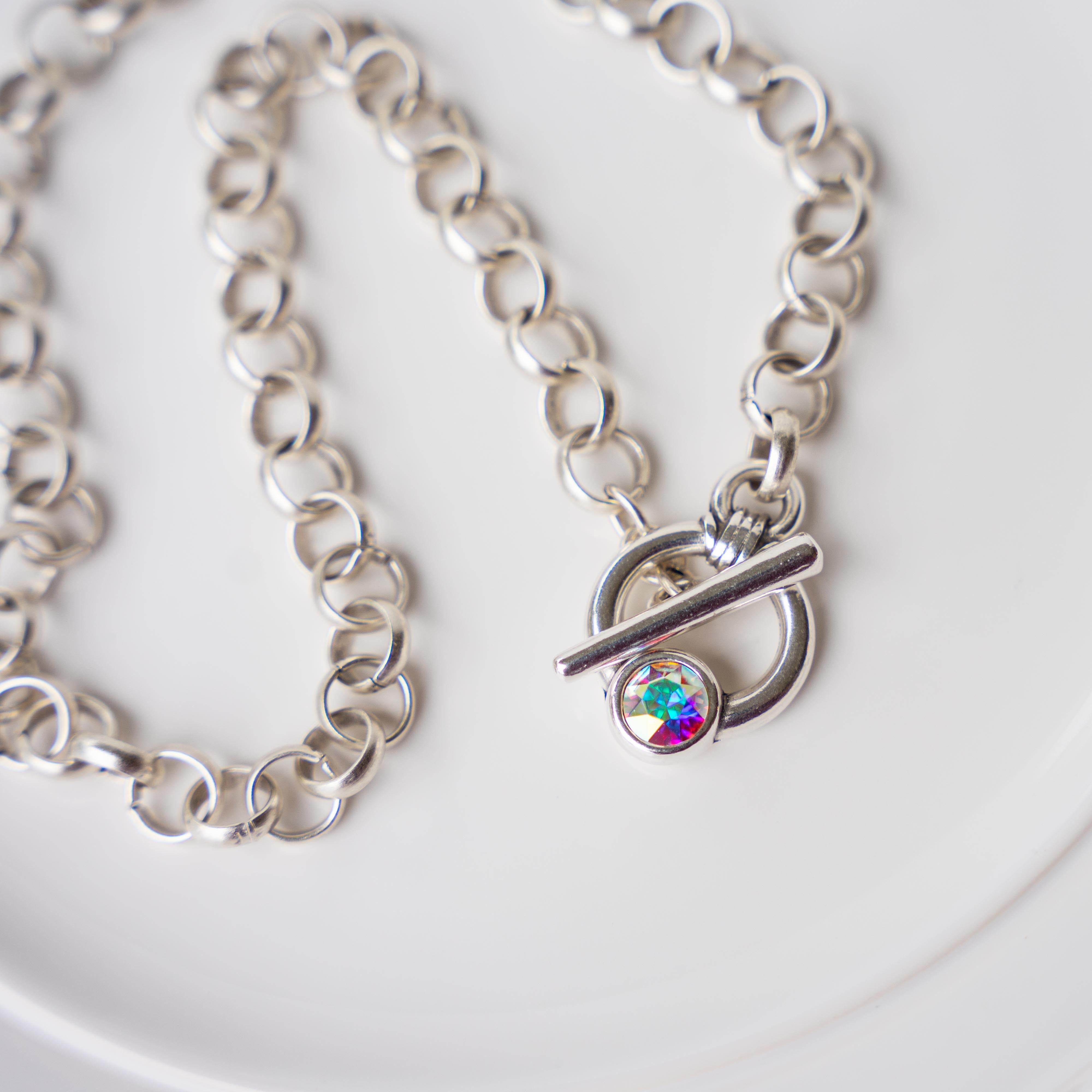 TAMARA TOGGLE NECKLACE