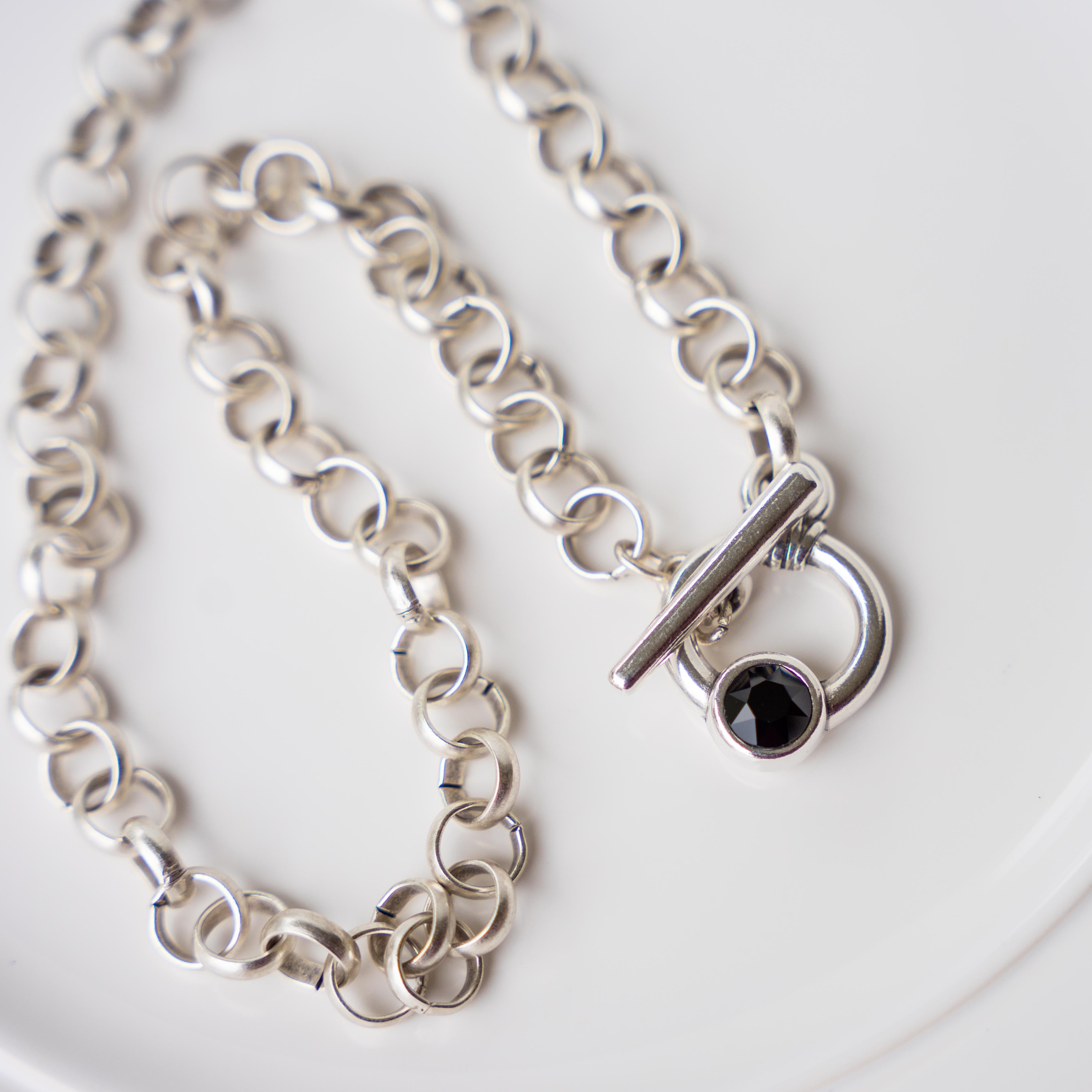 TAMARA TOGGLE NECKLACE