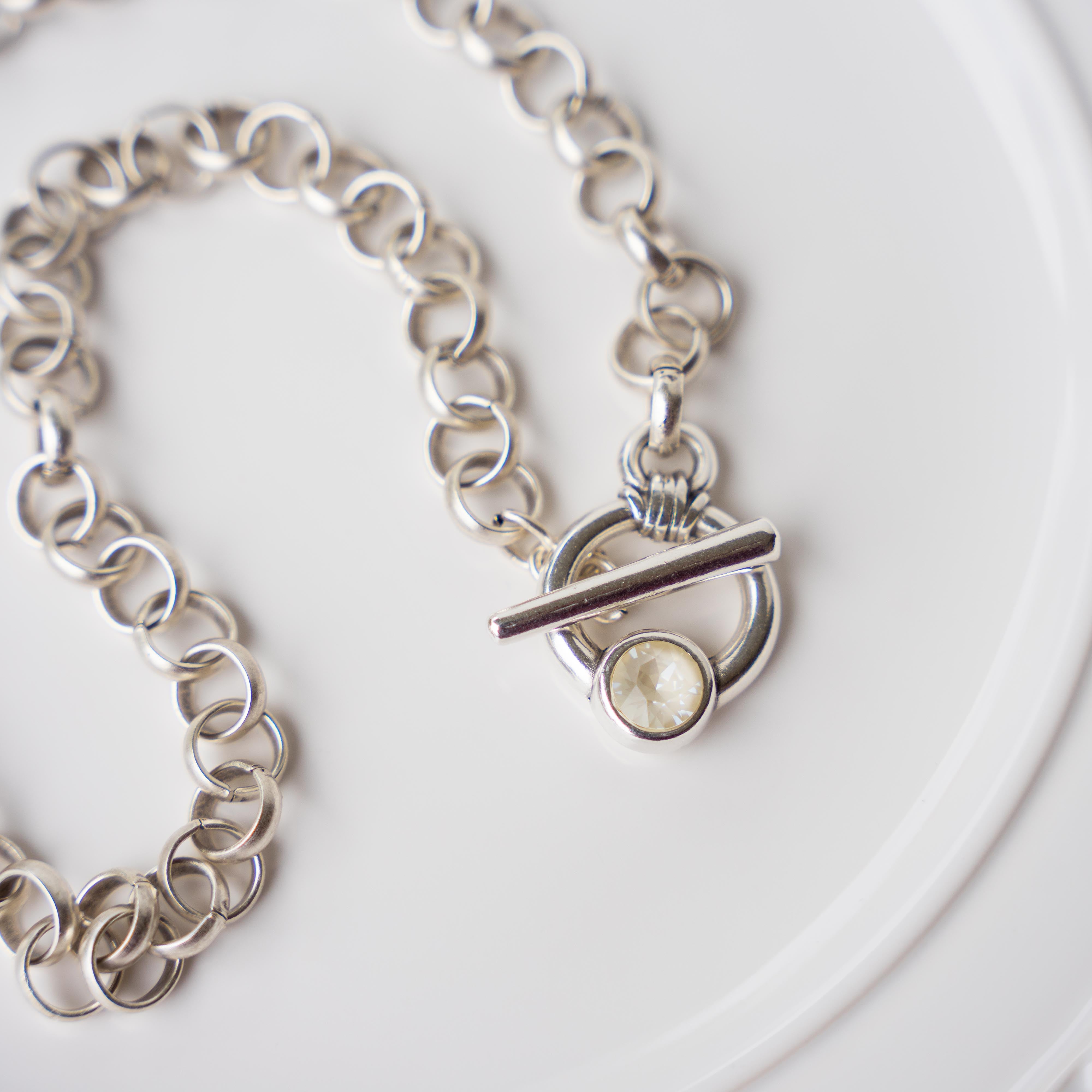 TAMARA TOGGLE NECKLACE