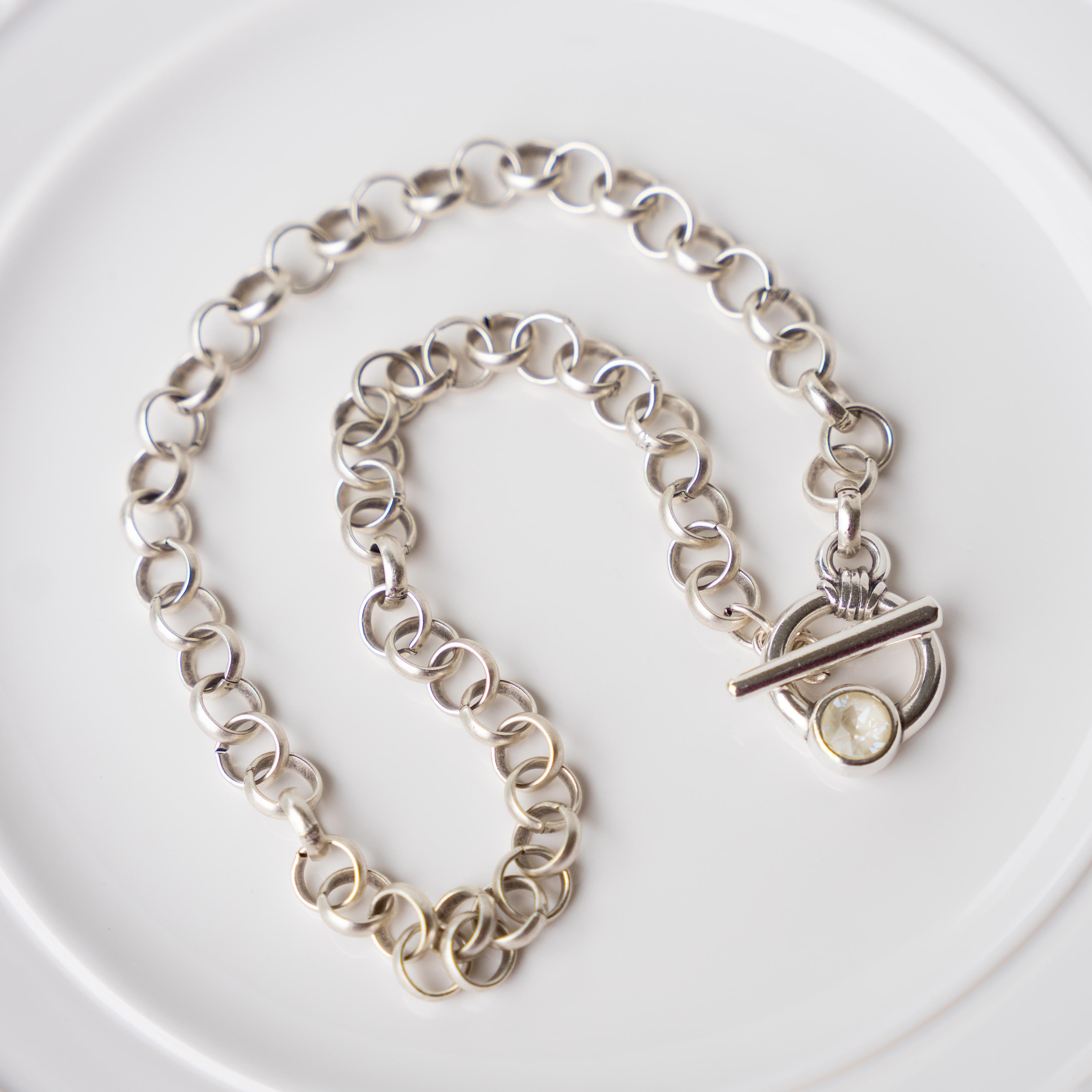 TAMARA TOGGLE NECKLACE