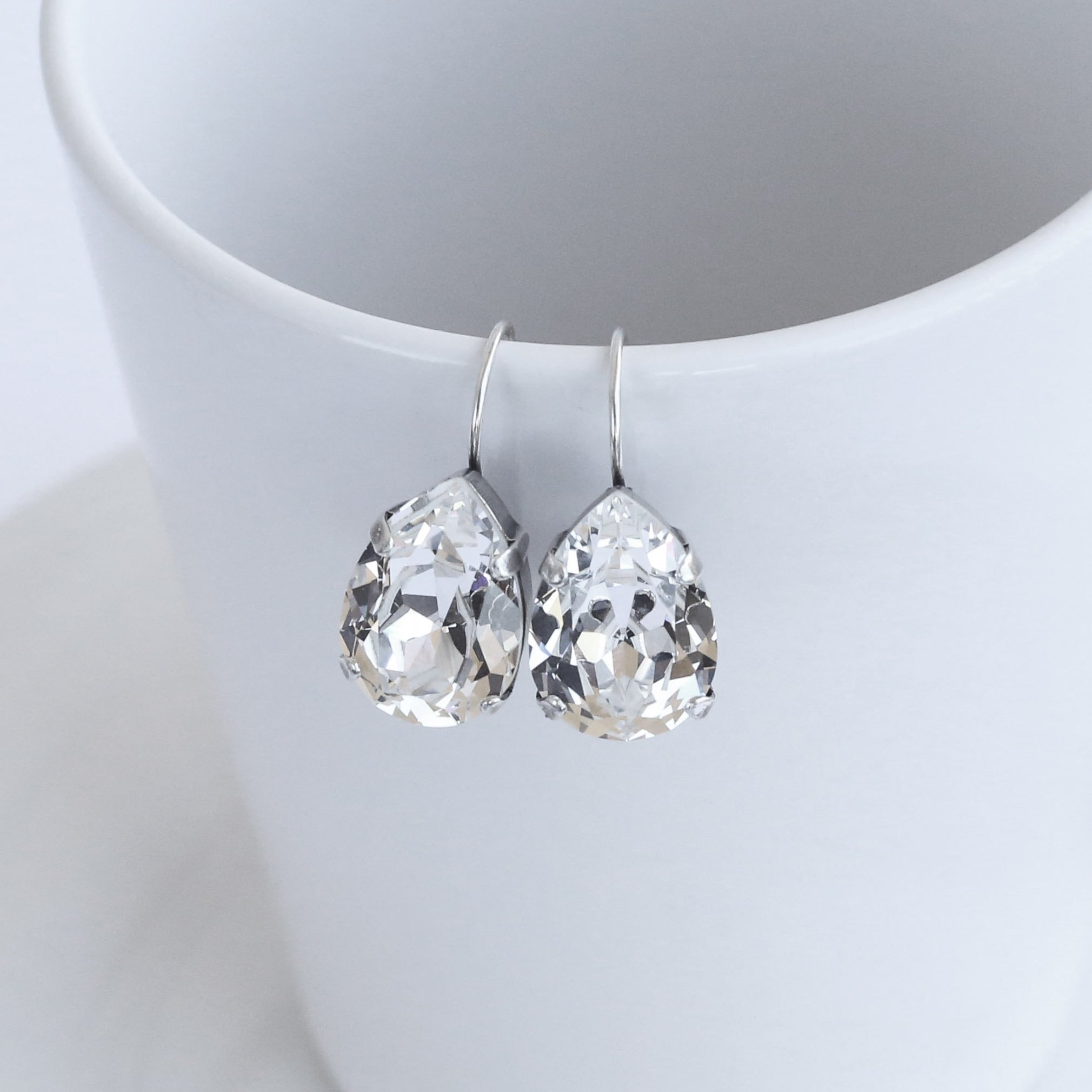 PRISCILLA PEARSHAPE TEARDROP EARRING