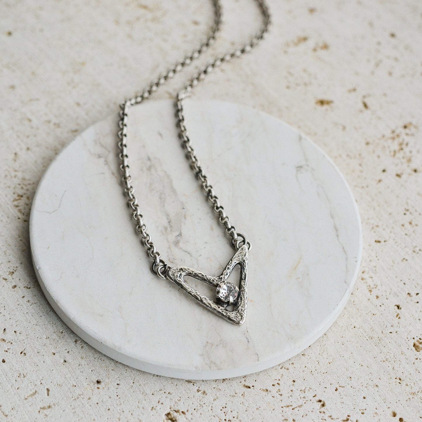 CORALYNN HAMMERED HEART NECKLACE