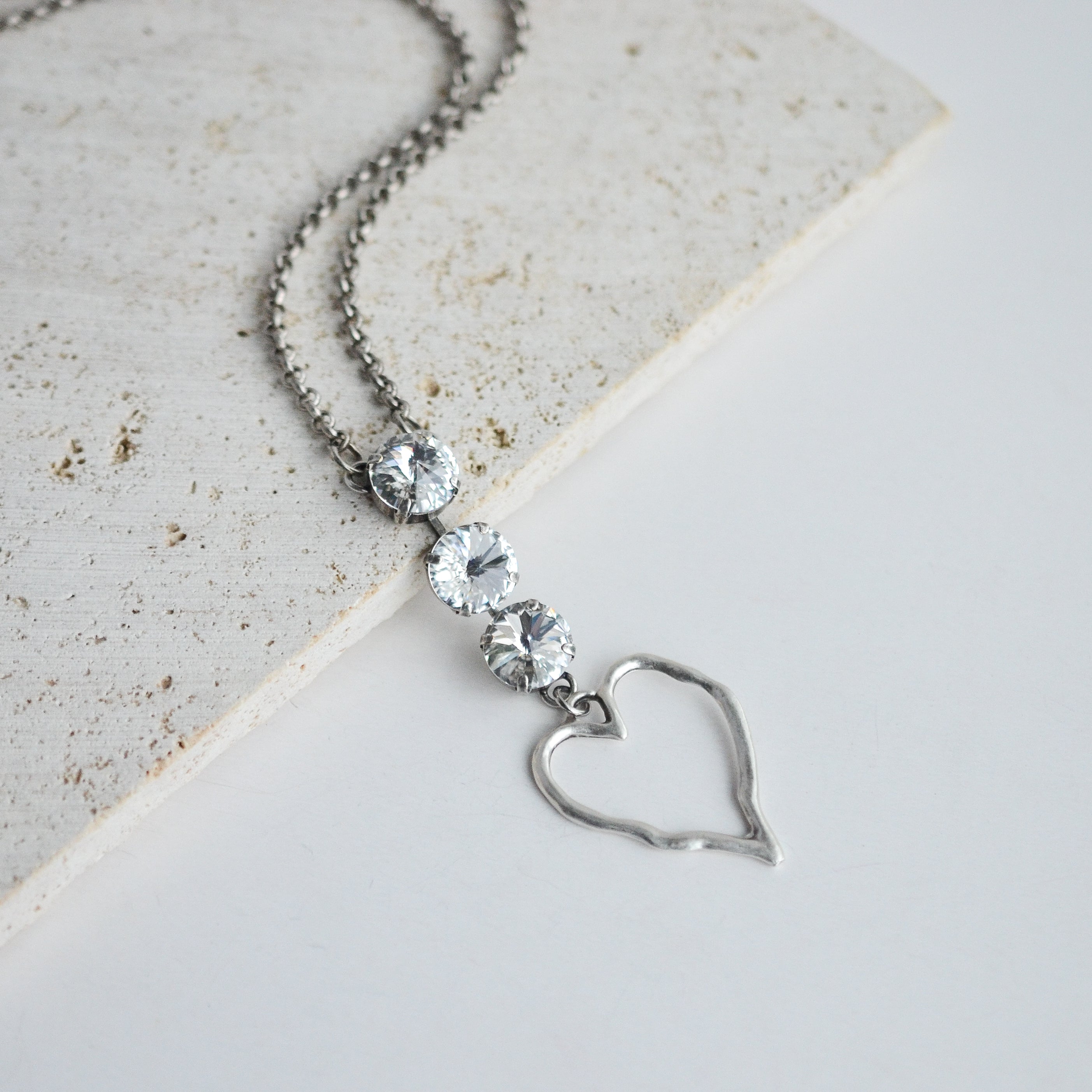 CORAZON HEART LONG NECKLACE